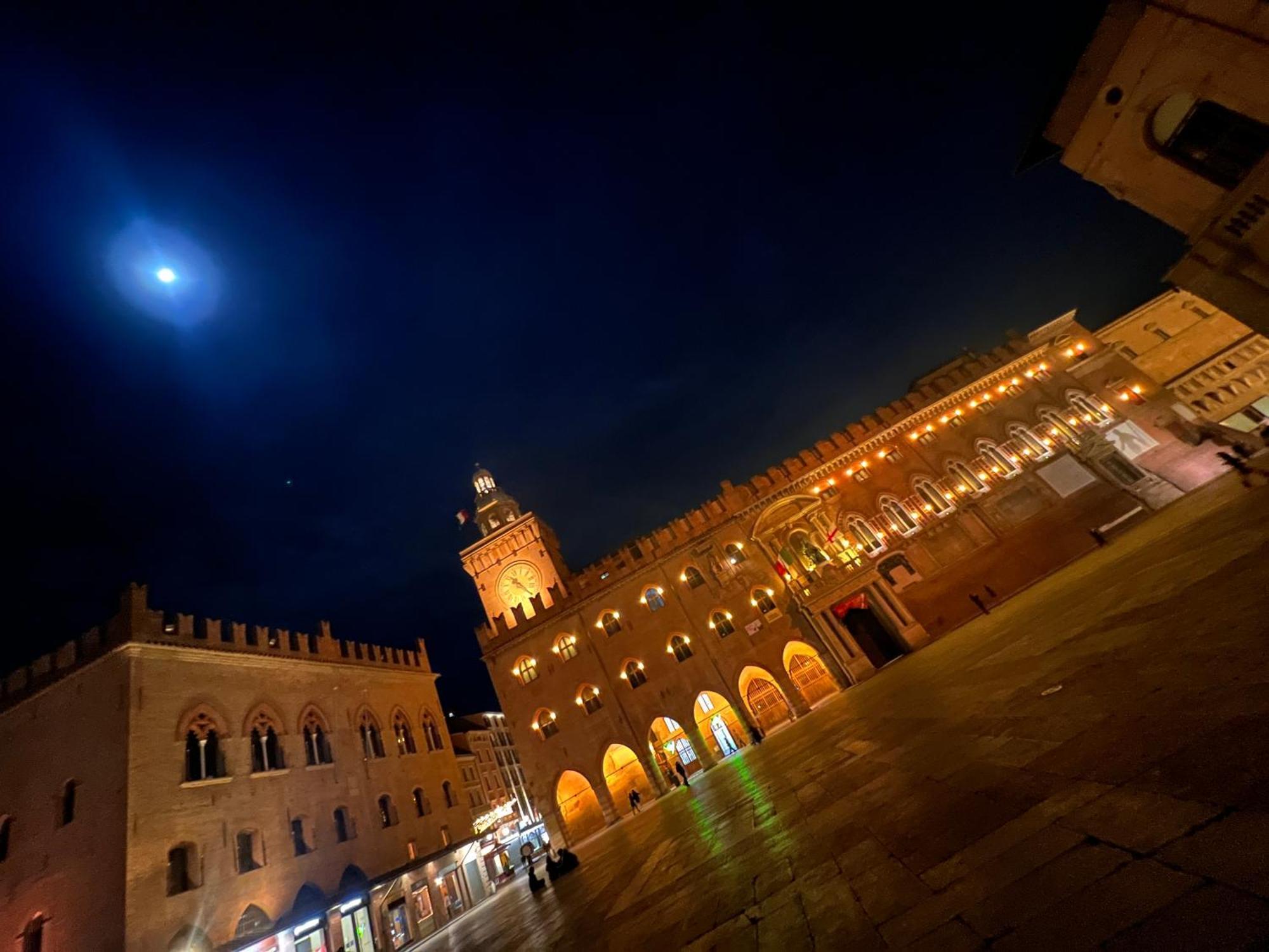 House Of Chariot - In The Heart Of Bologna Apartamento Exterior foto