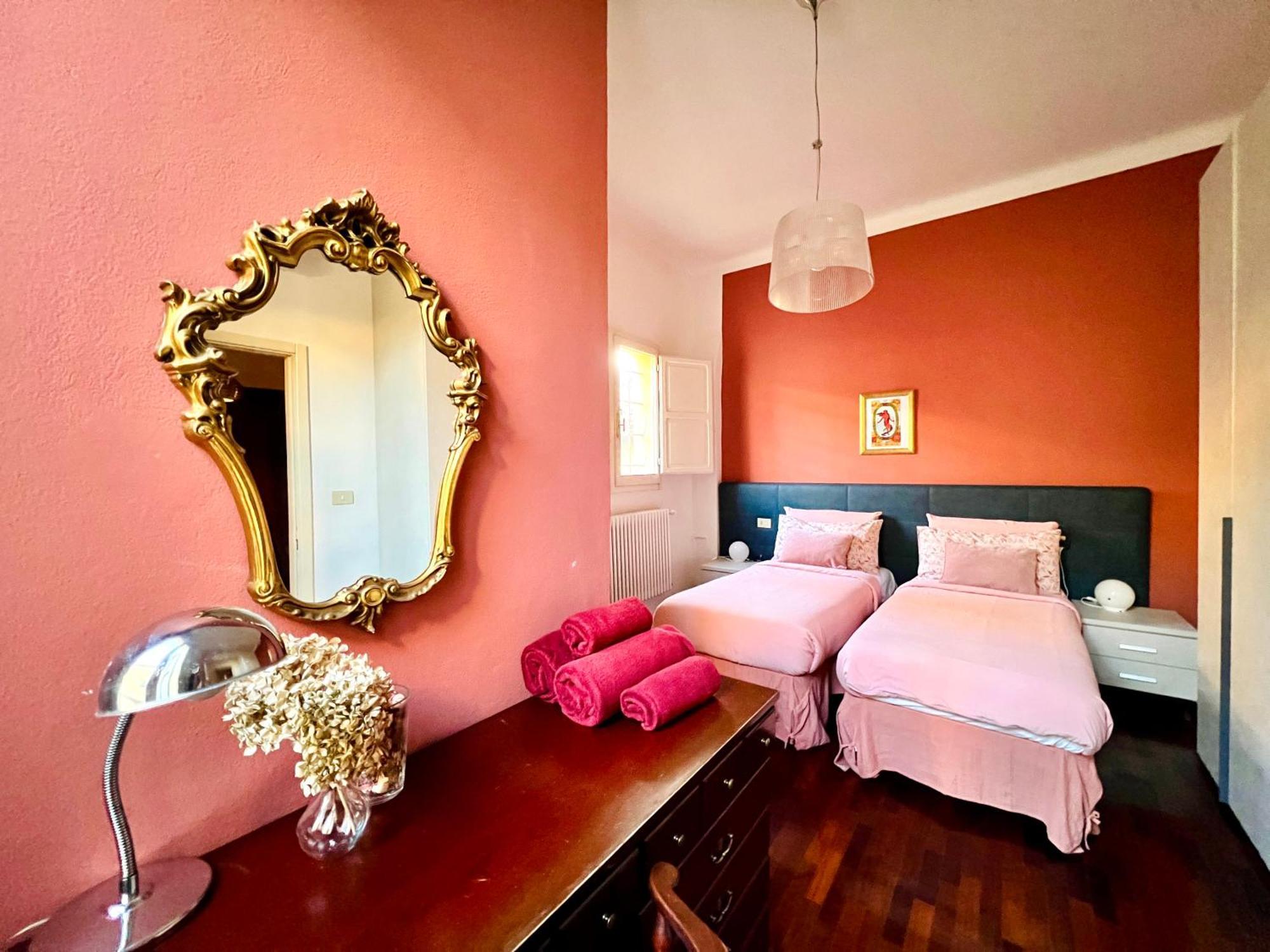 House Of Chariot - In The Heart Of Bologna Apartamento Exterior foto