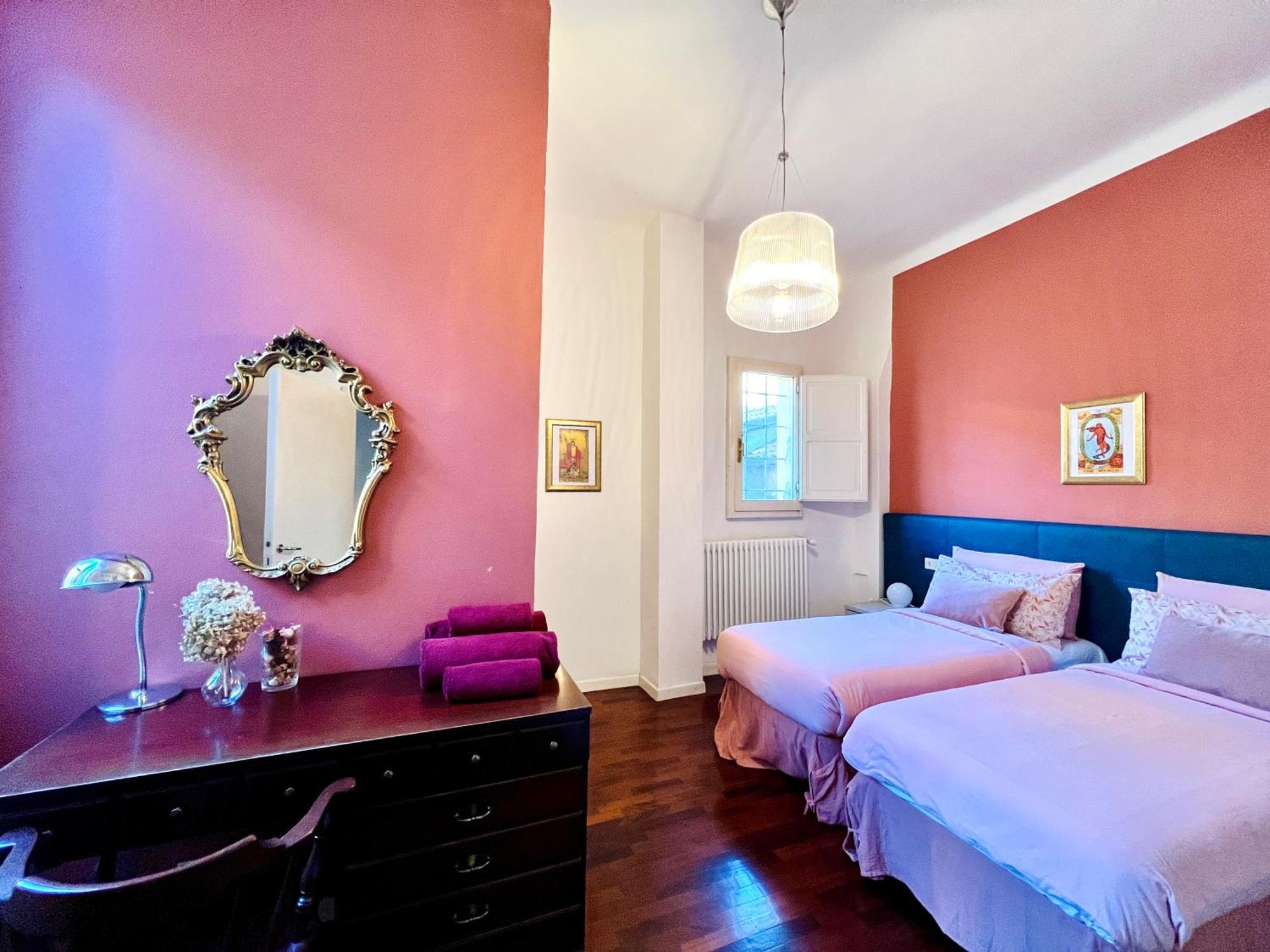 House Of Chariot - In The Heart Of Bologna Apartamento Exterior foto